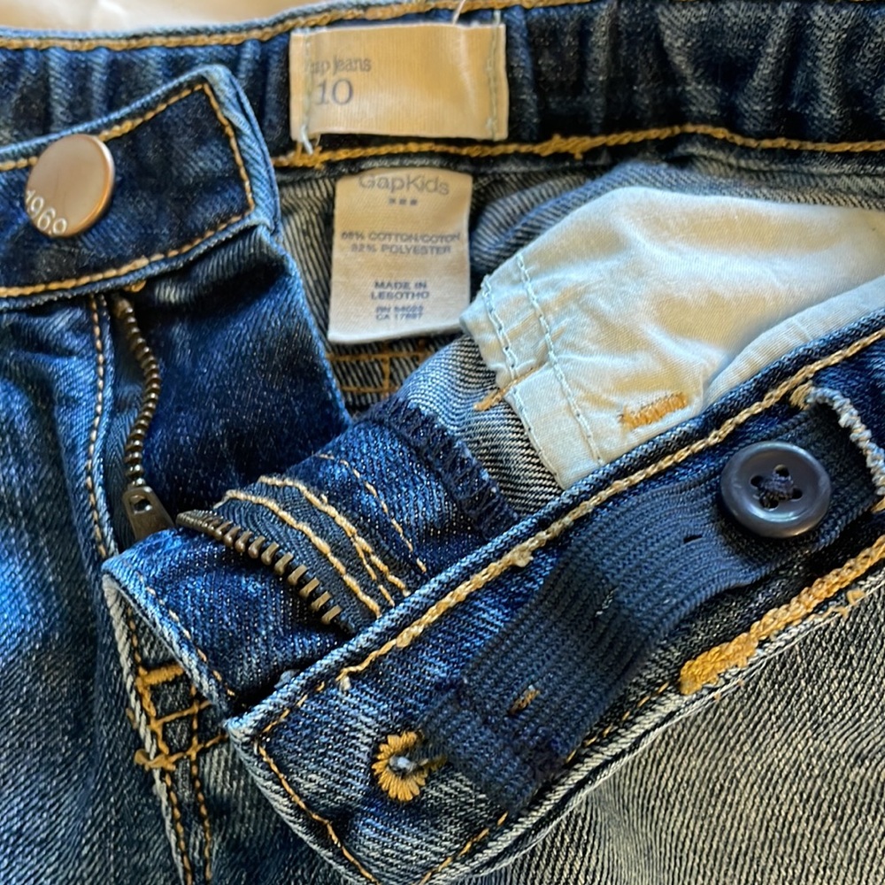 GAP shorts - Picture 2 of 3